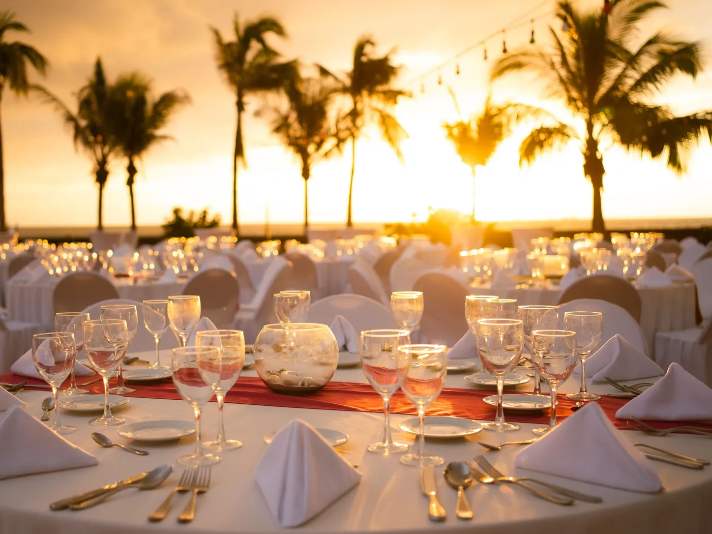 Cena empresarial en la playa — producción Serena Casa Productora
